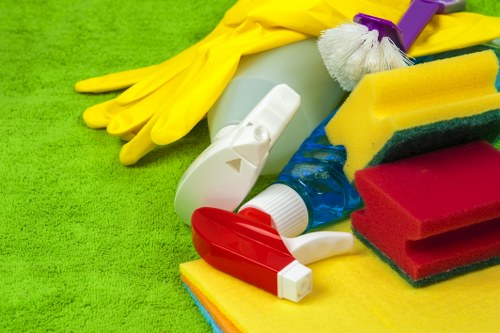 End of tenancy cleaning service in a Putney flat with attention to kitchens and bathrooms